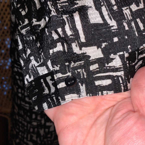 Lane Bryant ruffle front blouse - Picture 5 of 9